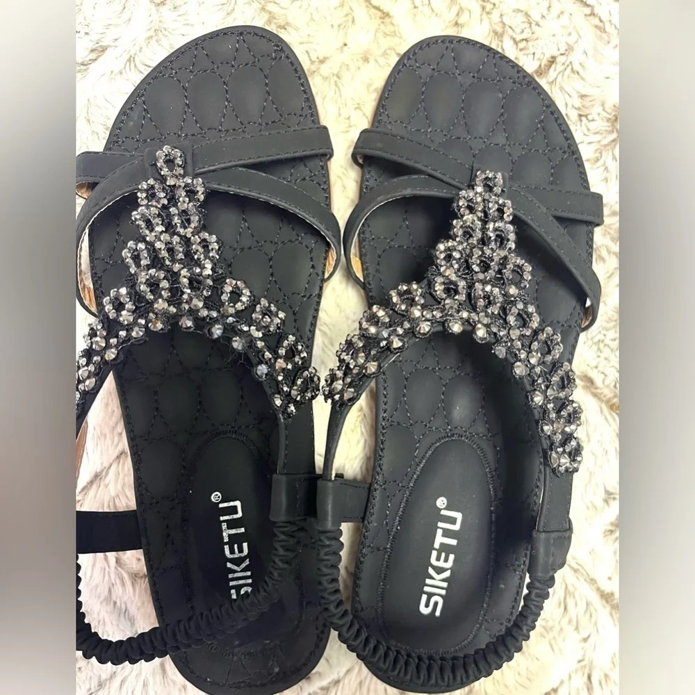 Siketu step out